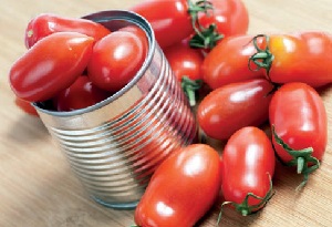 Il pack delle conserve di pomodoro