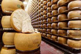 Accordo tra Intesa Sanpaolo e Consorzio del Parmigiano Reggiano