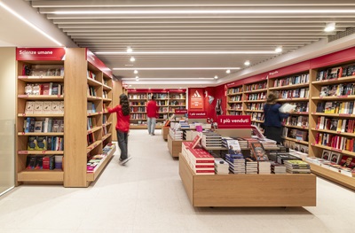 Nuova libreria Mondadori a Roma, all'interno della Galleria Alberto Sordi