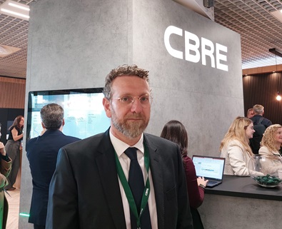 CBRE: vince ancora il punto vendita fisico